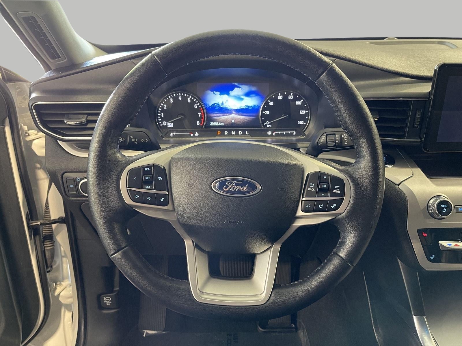 2023 Ford Explorer XLT 4WD