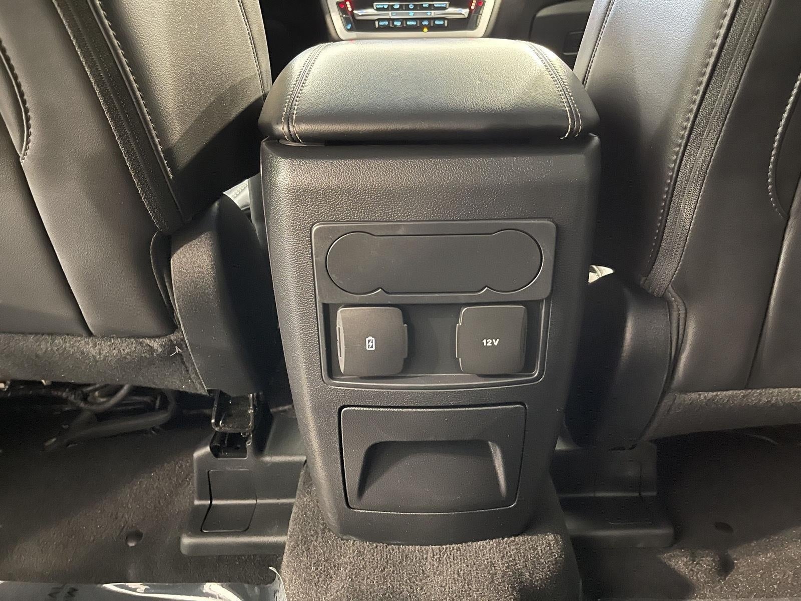 2023 Ford Explorer XLT 4WD