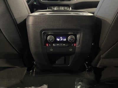 2023 Chevrolet Suburban 4WD 4dr LT