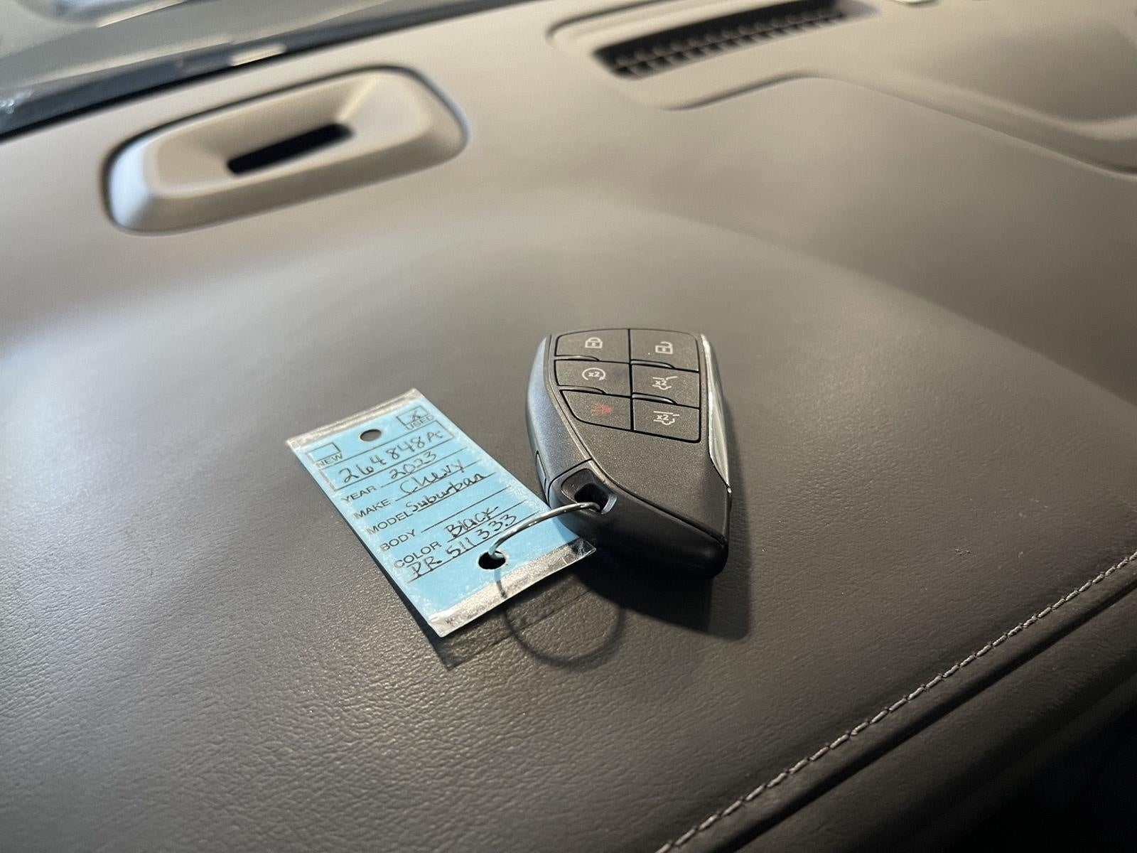 2023 Chevrolet Suburban 4WD 4dr LT