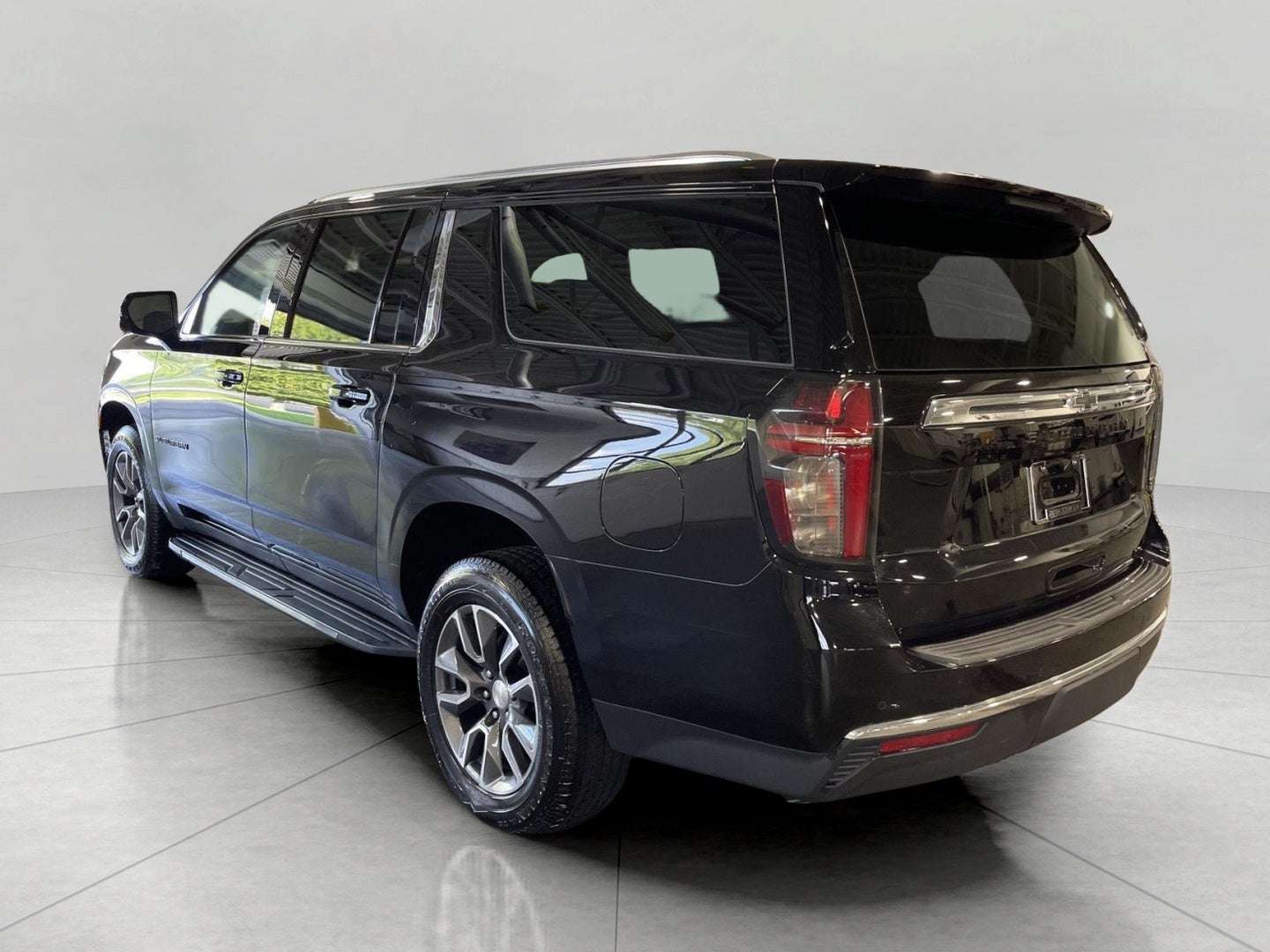2023 Chevrolet Suburban 4WD 4dr LT