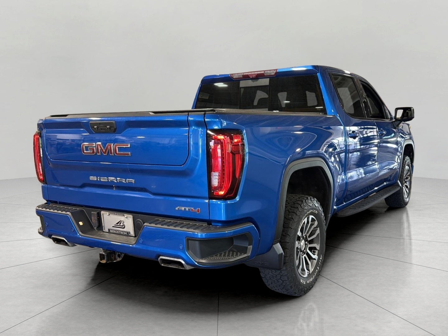 2022 GMC Sierra 1500 4WD Crew Cab 147 AT4