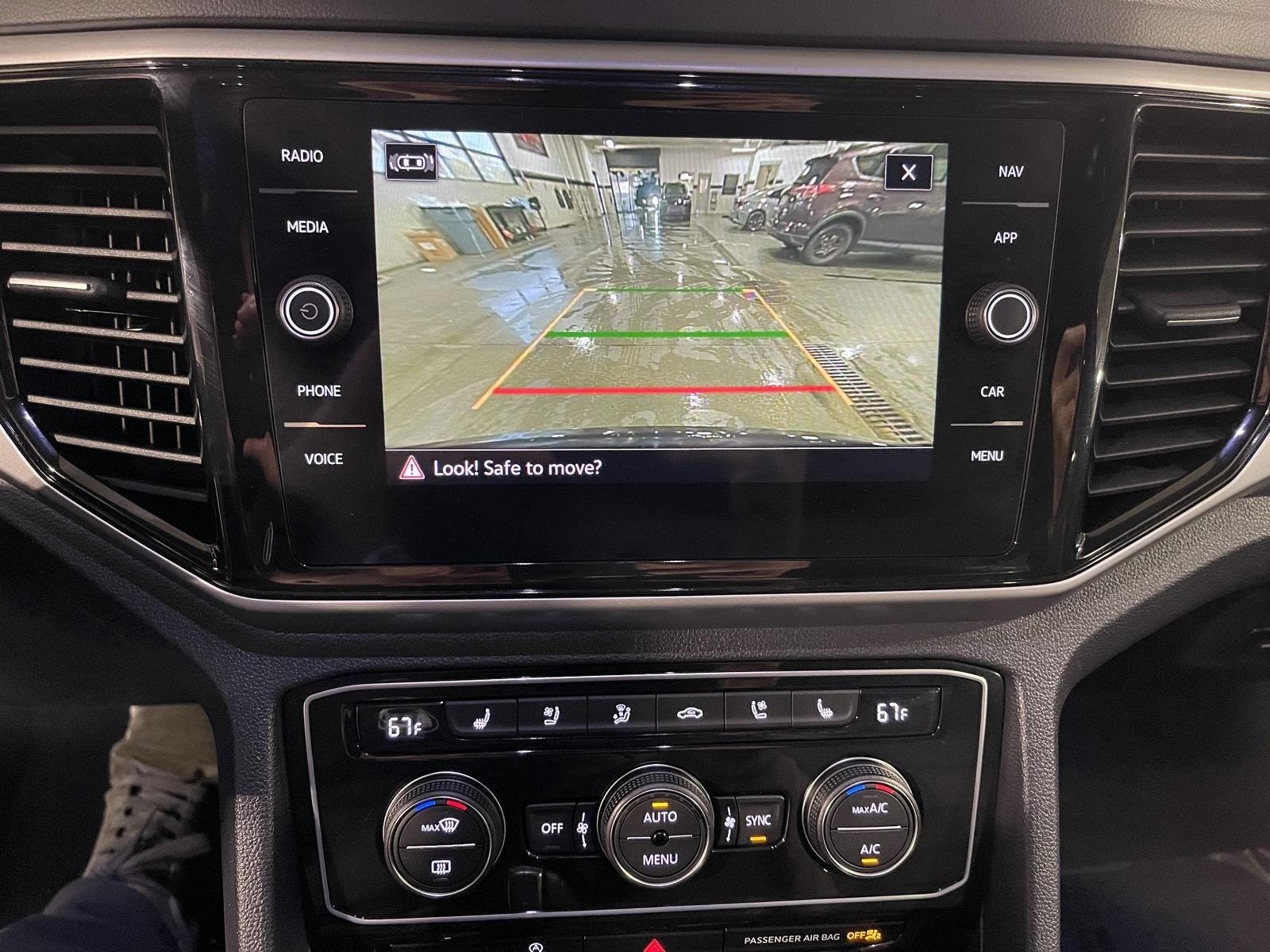 2023 Volkswagen Atlas Cross Sport 3.6L V6 SEL Premium R-Line 4MOTION