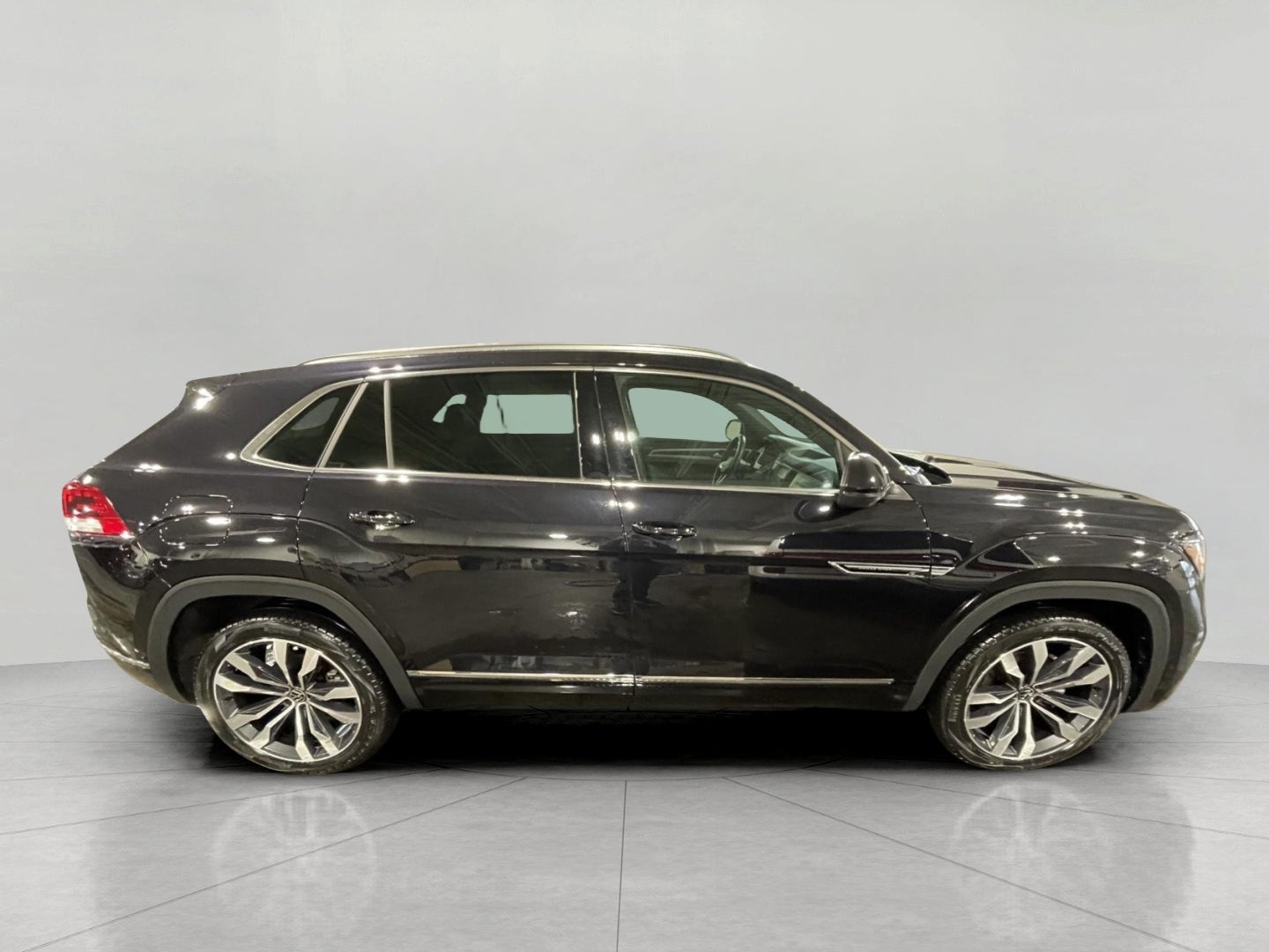 2023 Volkswagen Atlas Cross Sport 3.6L V6 SEL Premium R-Line 4MOTION
