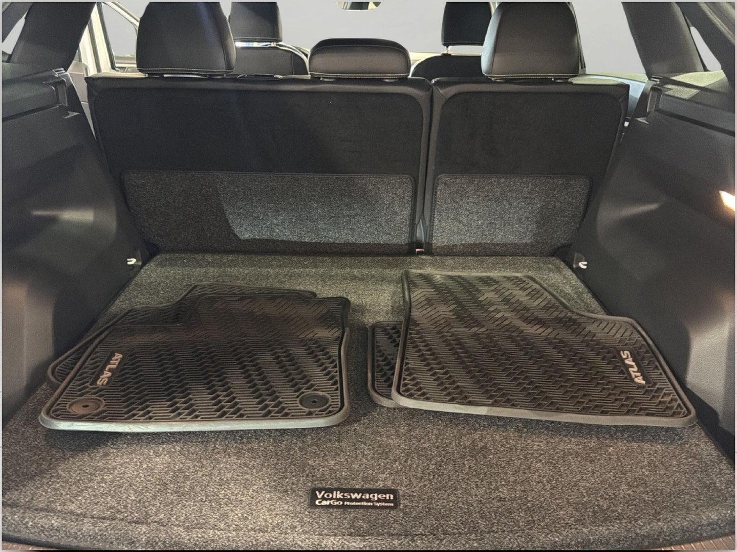 2023 Volkswagen Atlas Cross Sport 2.0T SEL R-Line Black 4MOTION