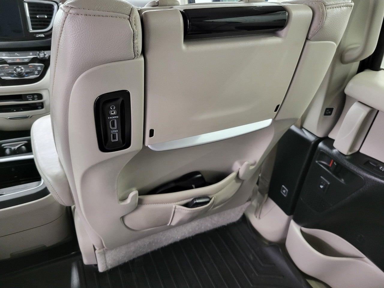 2018 Chrysler Pacifica Touring L Plus FWD