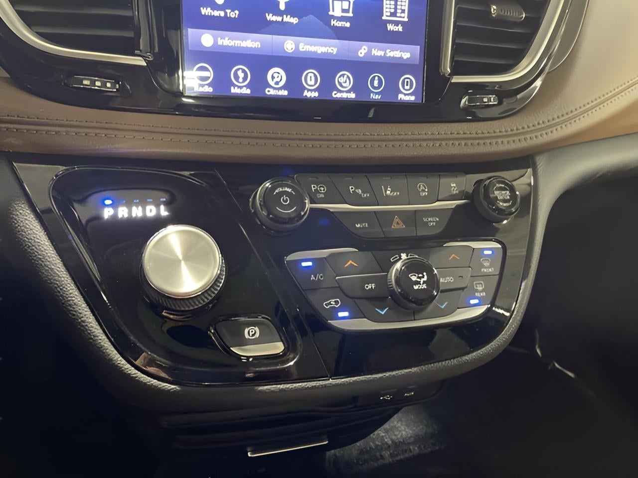 2019 Chrysler Pacifica Limited FWD