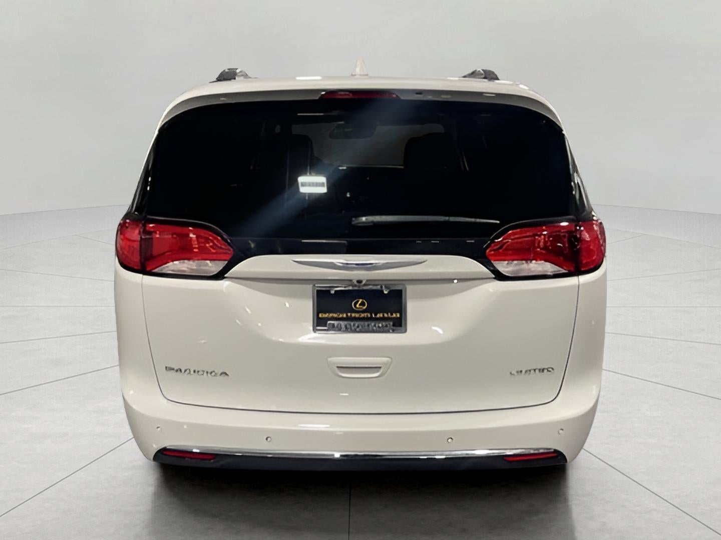2019 Chrysler Pacifica Limited FWD