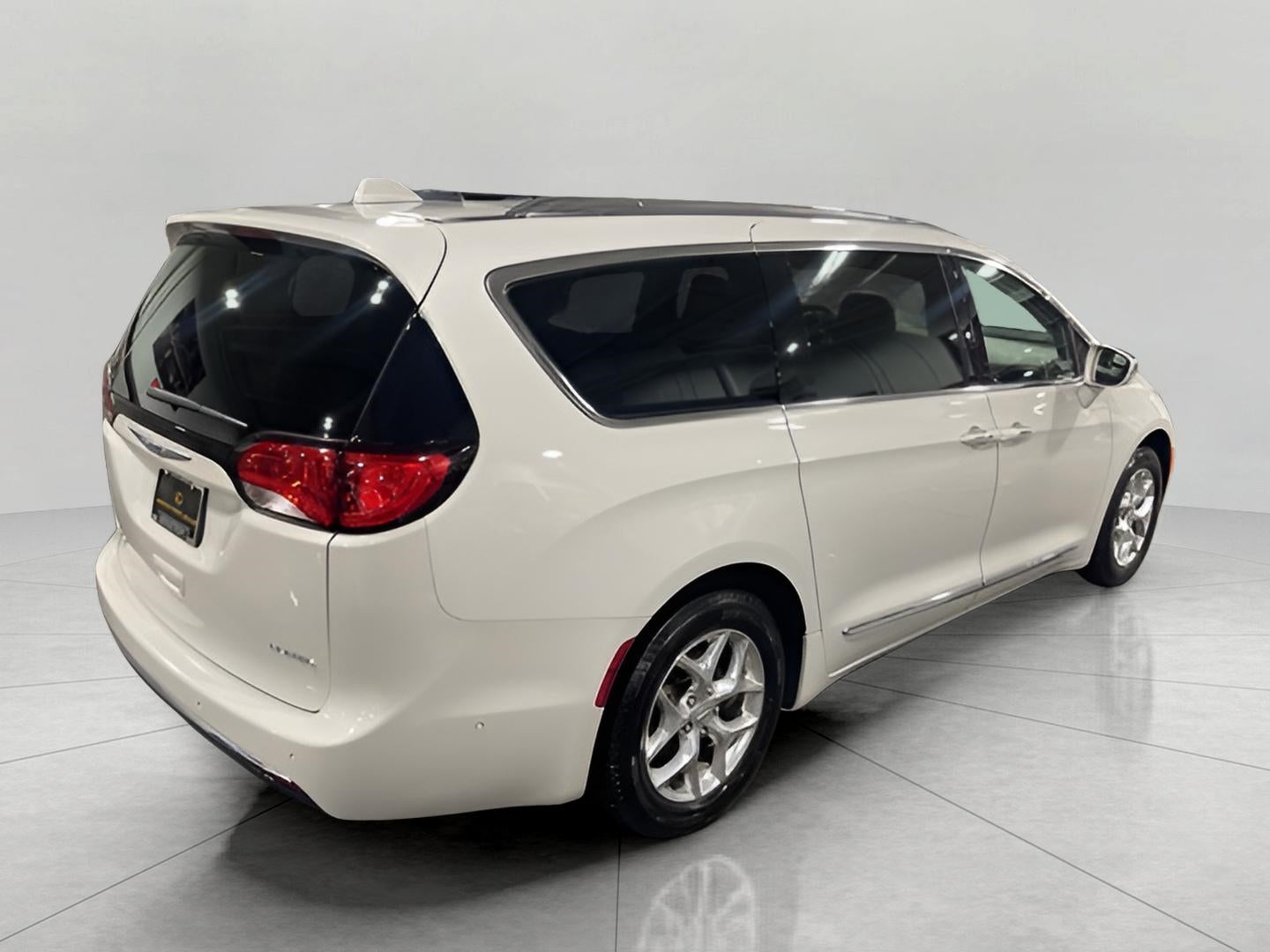 2019 Chrysler Pacifica Limited FWD