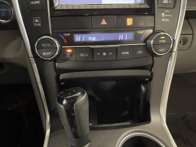 2015 Toyota Camry Hybrid 4dr Sdn XLE