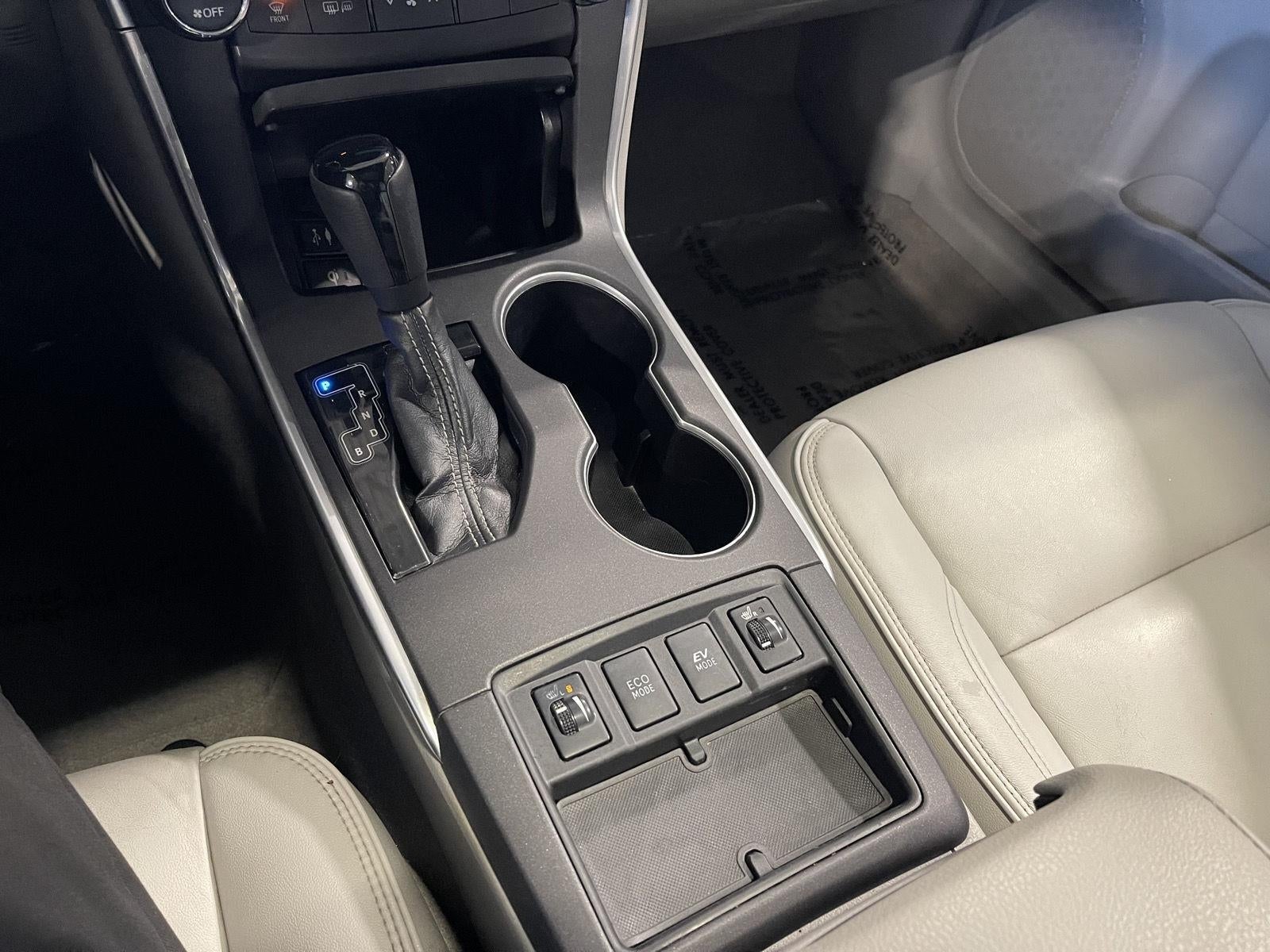 2015 Toyota Camry Hybrid 4dr Sdn XLE