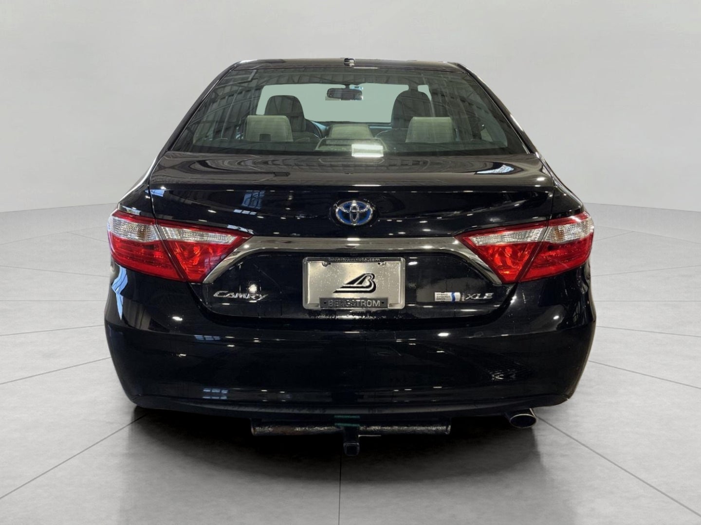 2015 Toyota Camry Hybrid 4dr Sdn XLE