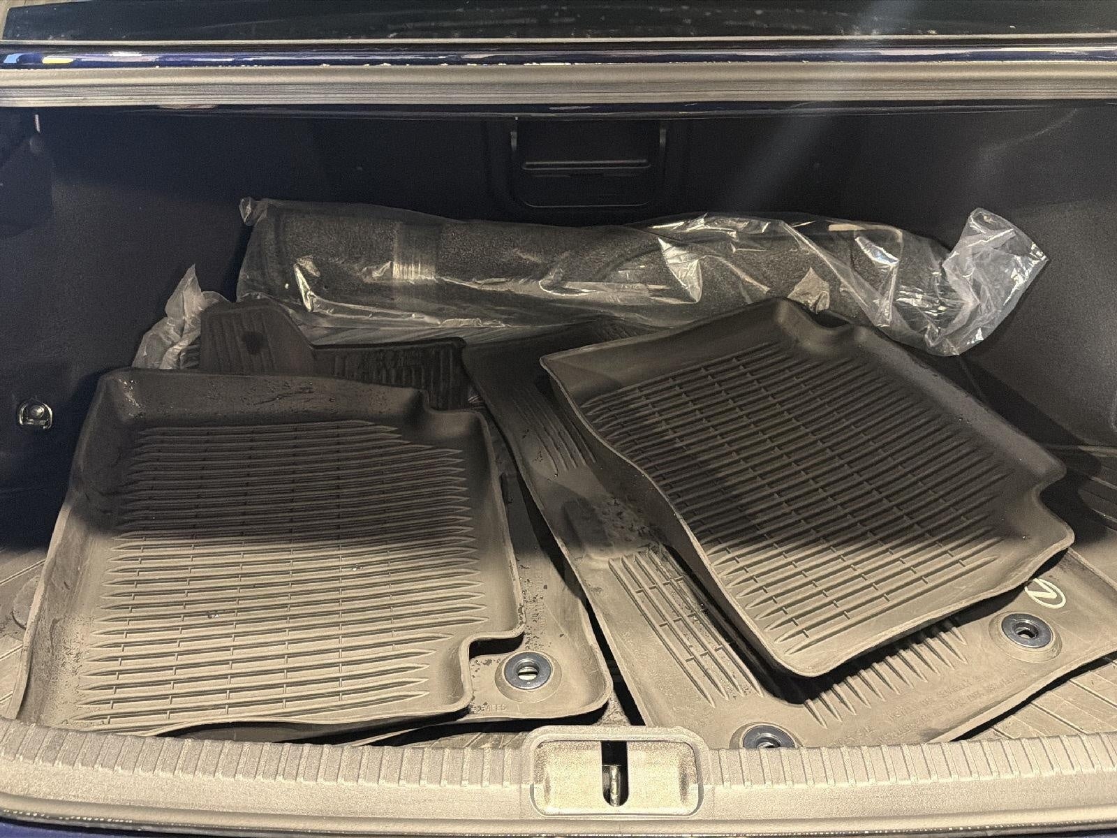 2023 Lexus ES ES 300h Luxury FWD