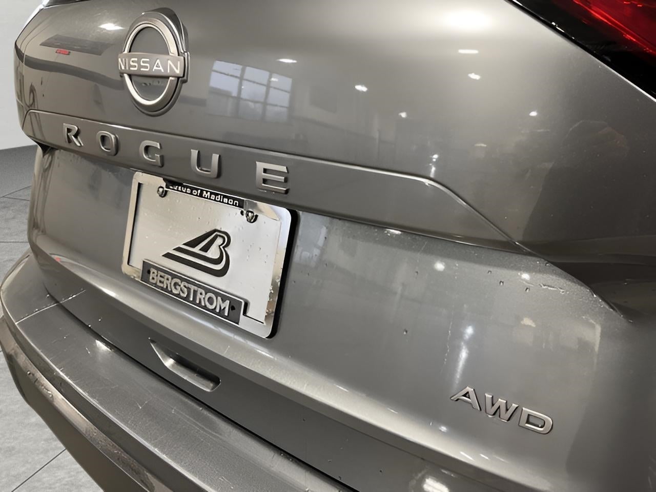 2025 Nissan Rogue AWD SV