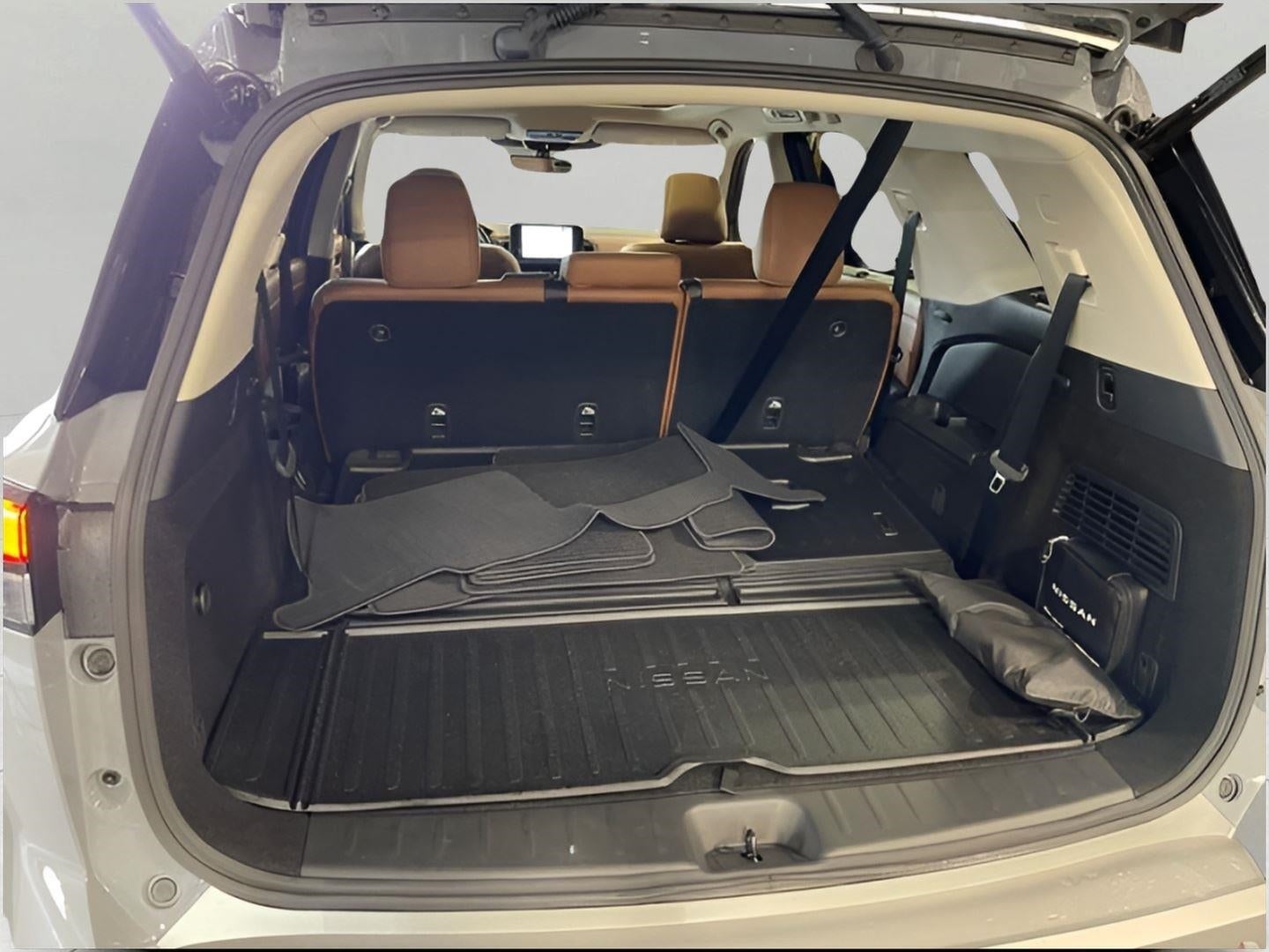 2025 Nissan Pathfinder Platinum 4WD