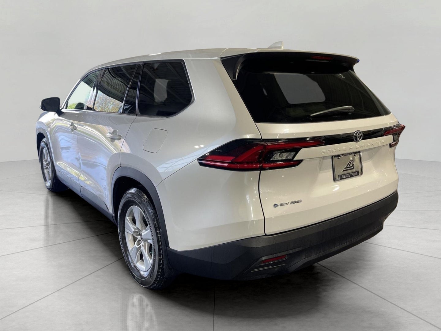 2025 Toyota Grand Highlander Hybrid LE AWD