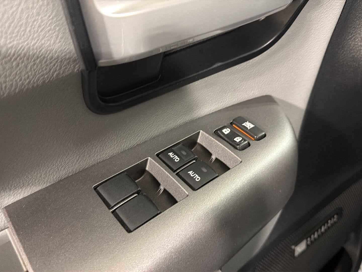 2013 Toyota Sequoia 4WD 5.7L FFV Limited
