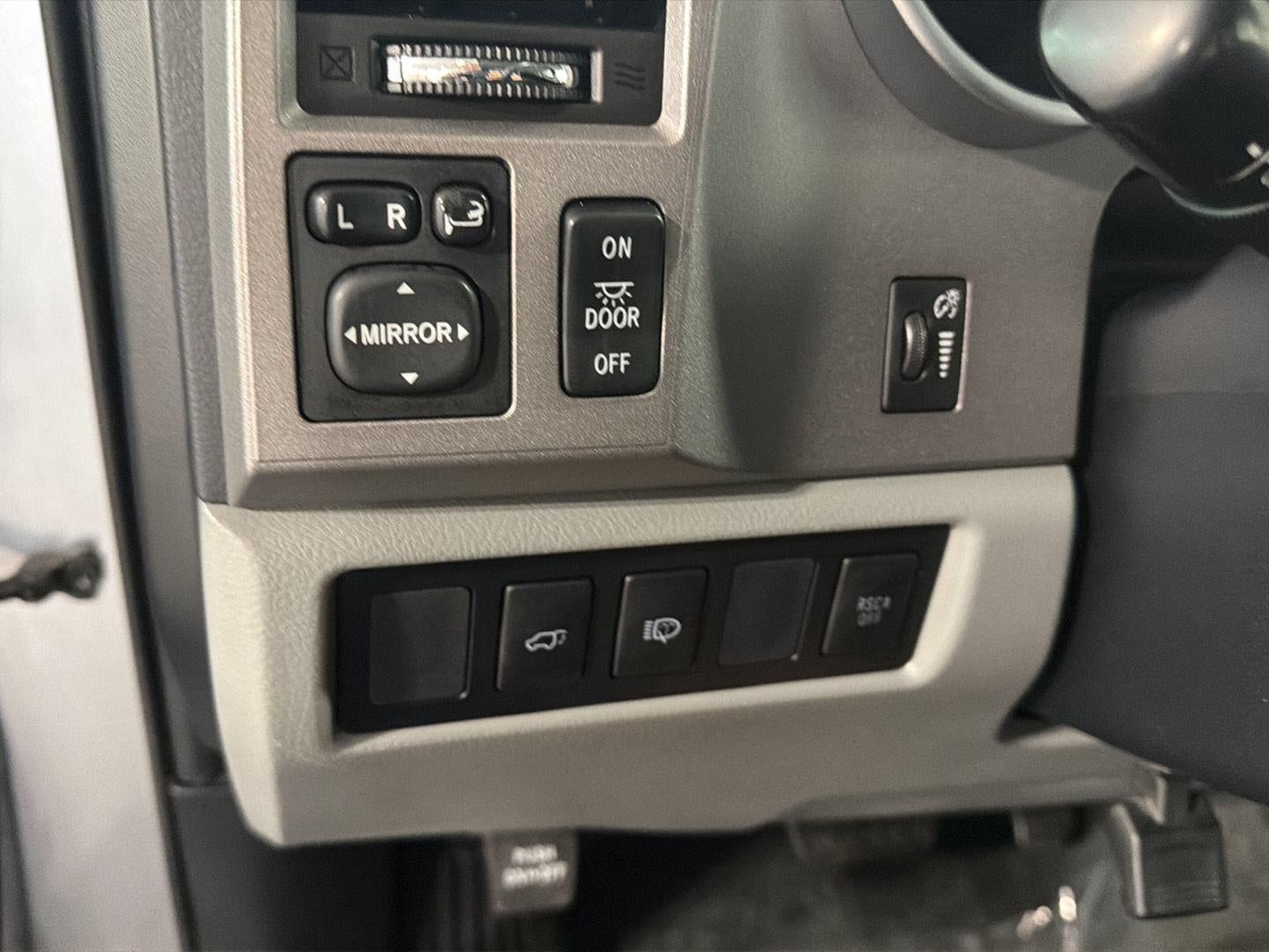 2013 Toyota Sequoia 4WD 5.7L FFV Limited