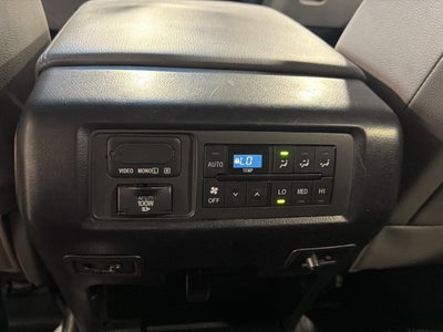 2013 Toyota Sequoia 4WD 5.7L FFV Limited