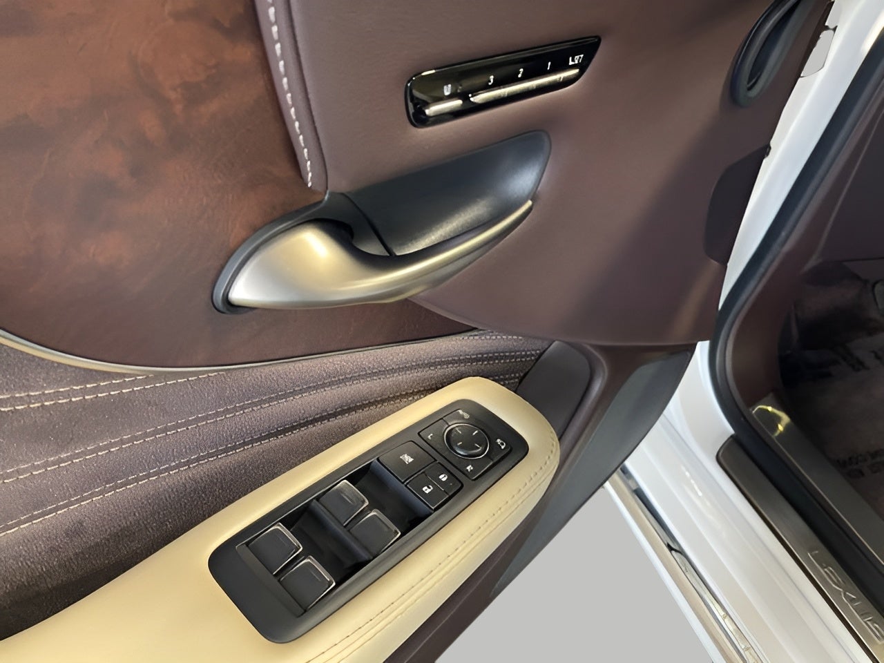 2019 Lexus LS LS 500h AWD