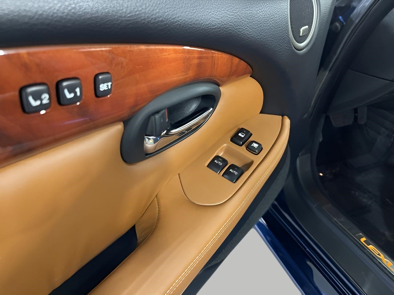 2003 Lexus SC 430 2dr Convertible