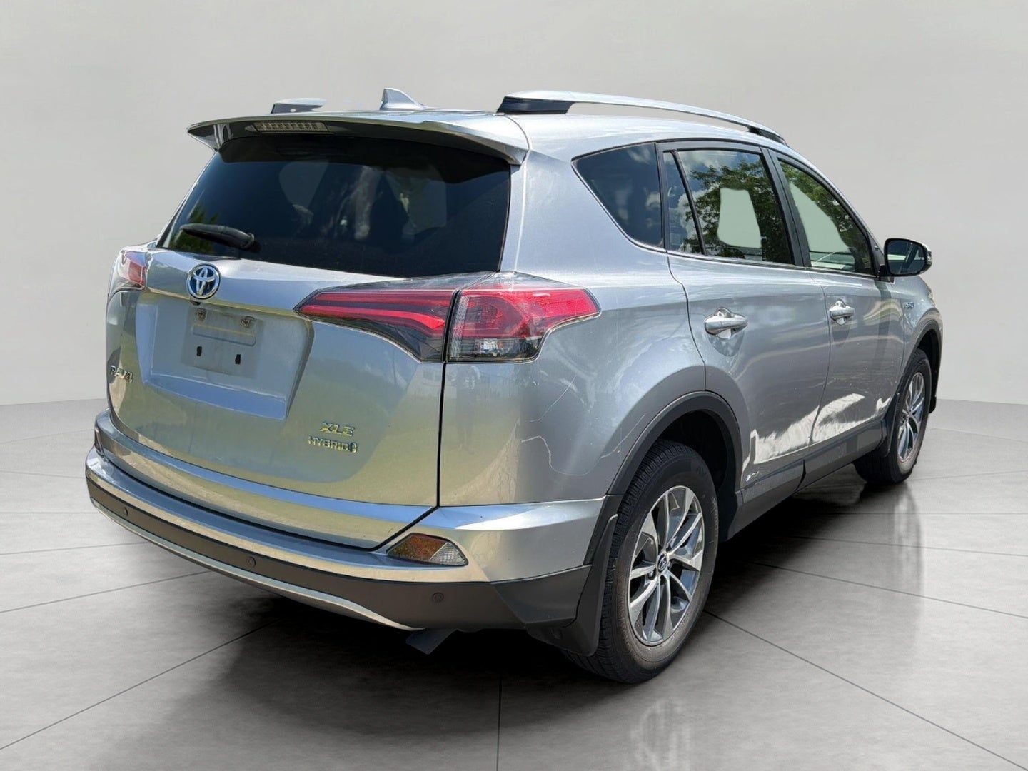 2017 Toyota RAV4 Hybrid XLE AWD