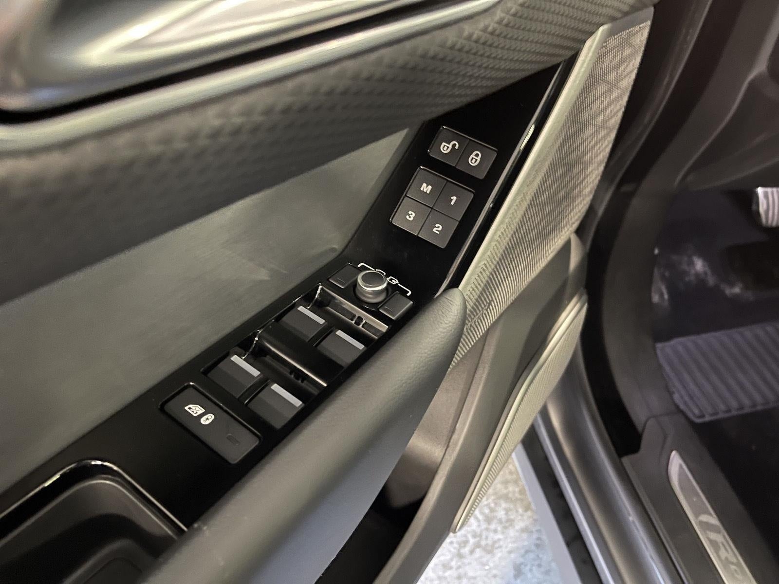 2019 Land Rover Range Rover Velar P250 R-Dynamic SE