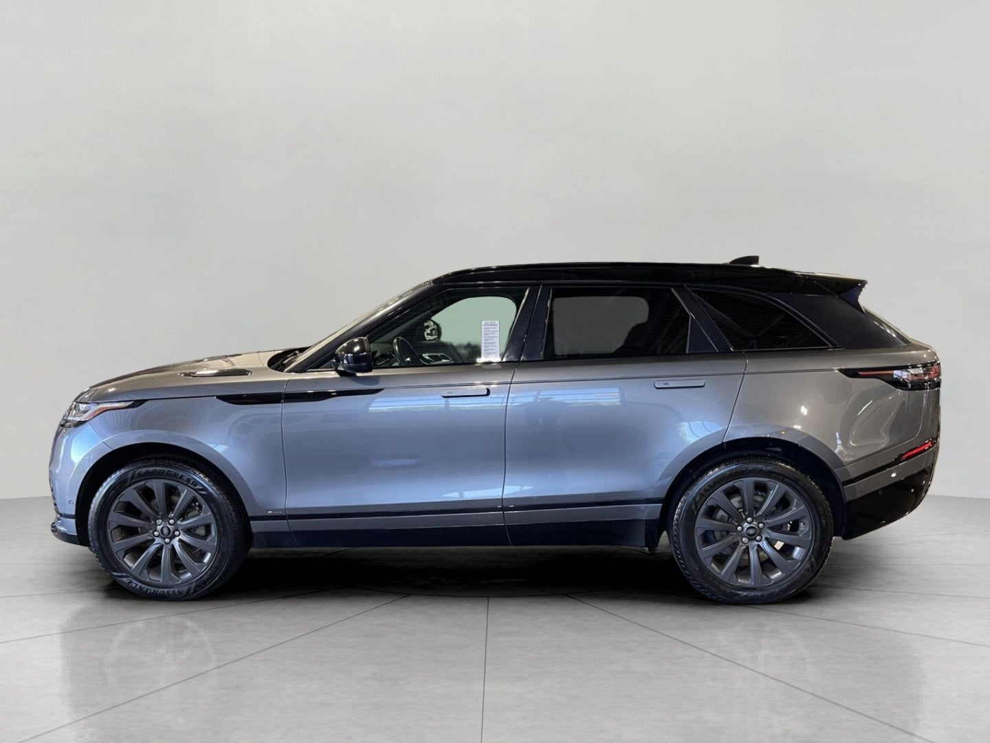 2019 Land Rover Range Rover Velar P250 R-Dynamic SE
