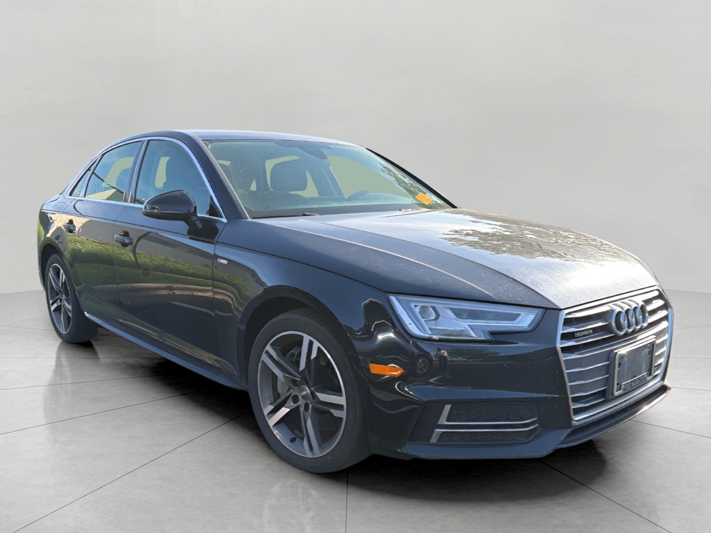 2018 Audi A4 2.0T quattro S tronic Premium Plus's photo