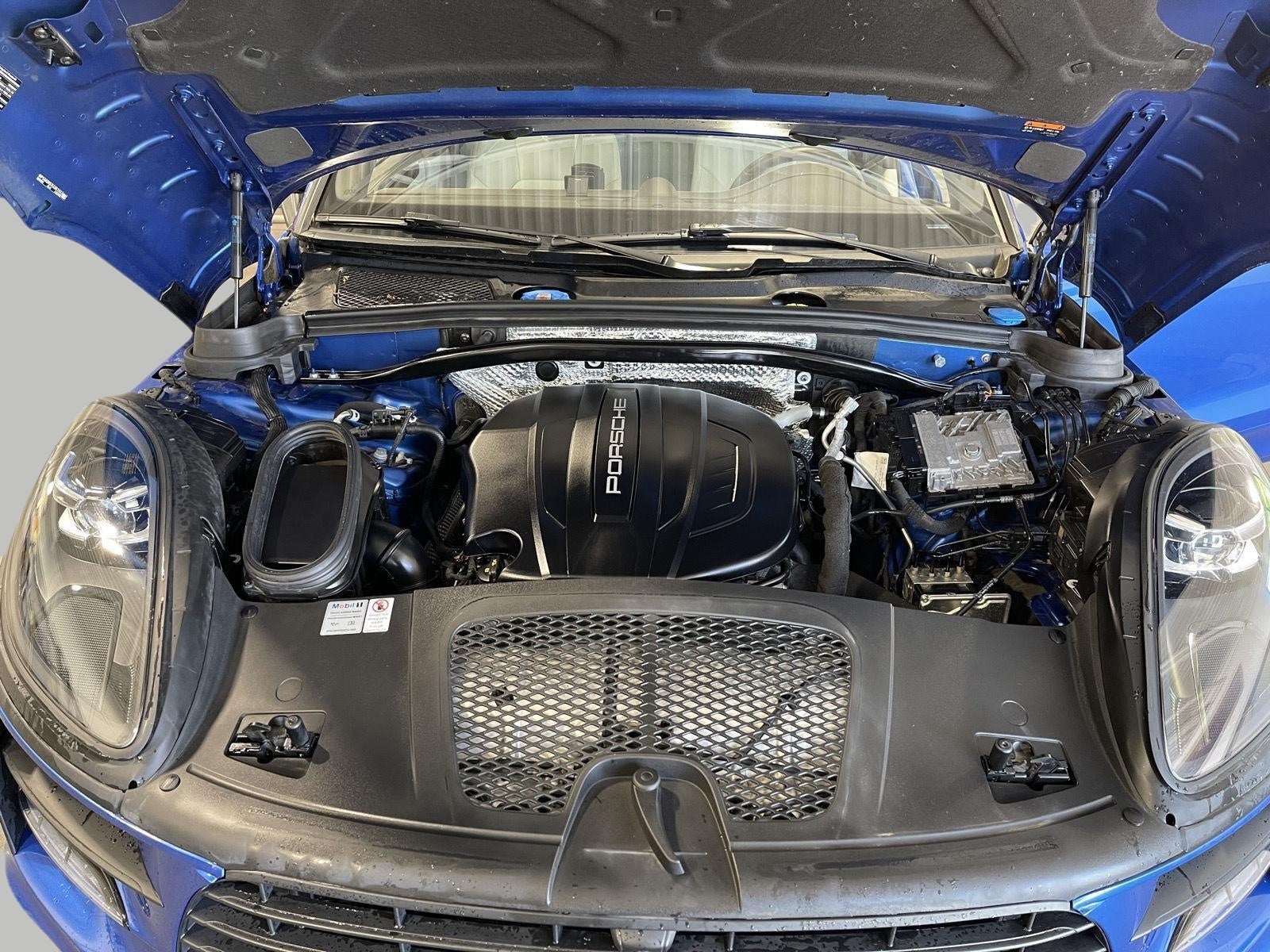 2020 Porsche Macan AWD