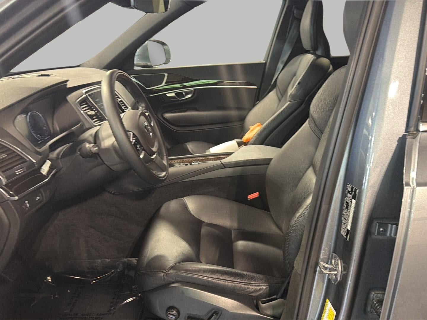2019 Volvo XC90 T6 AWD Momentum