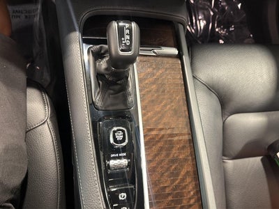 2019 Volvo XC90 T6 AWD Momentum