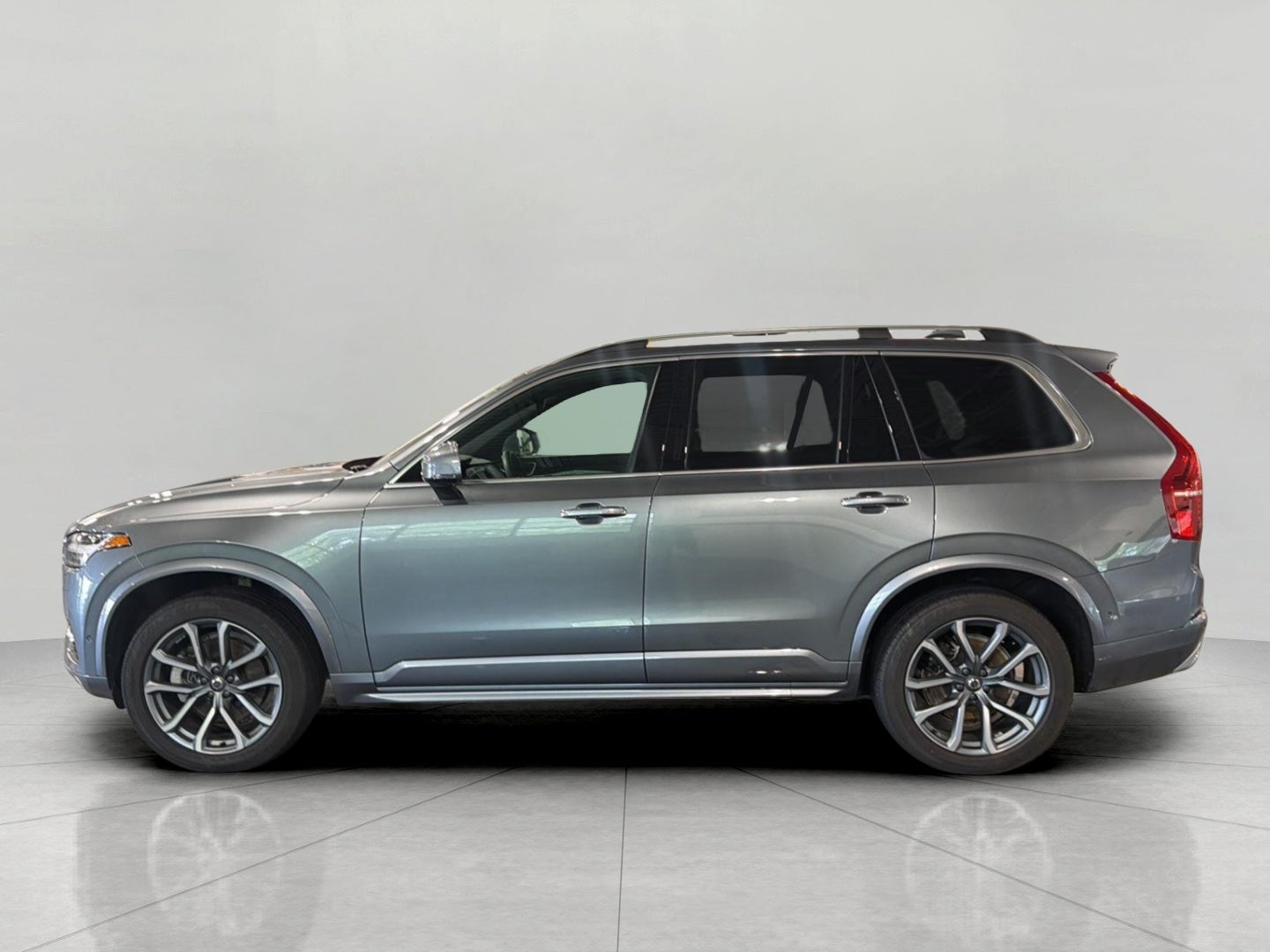 2019 Volvo XC90 T6 AWD Momentum