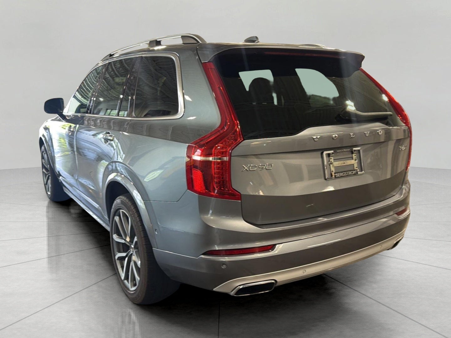 2019 Volvo XC90 T6 AWD Momentum