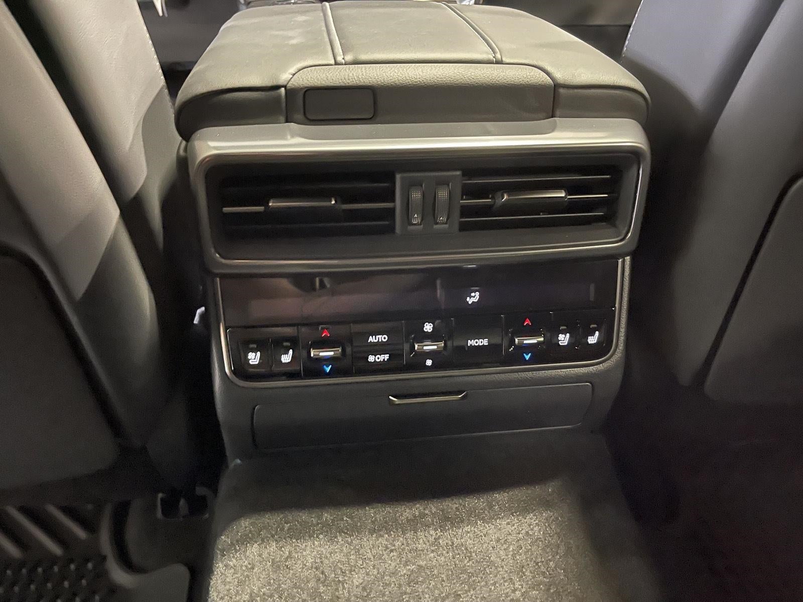 2026 Lexus LX 700h Luxury - Photo 24